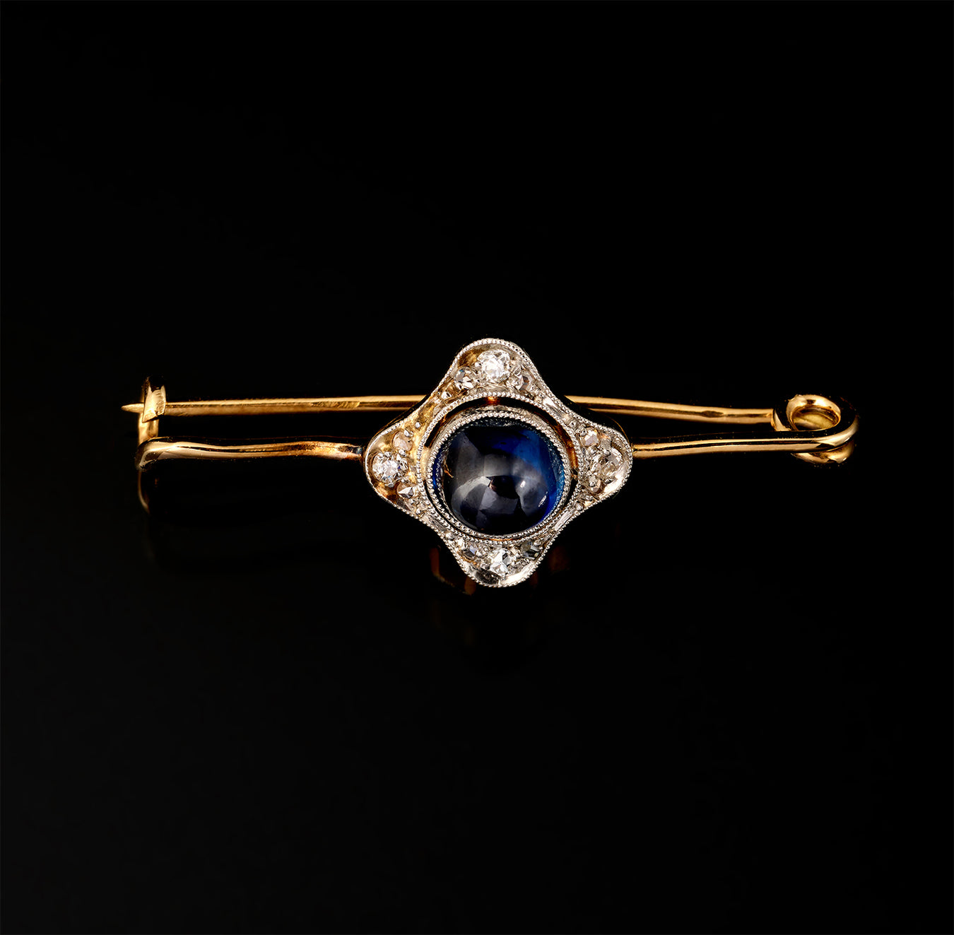 Brooch - Blue Sapphire - Diamonds
