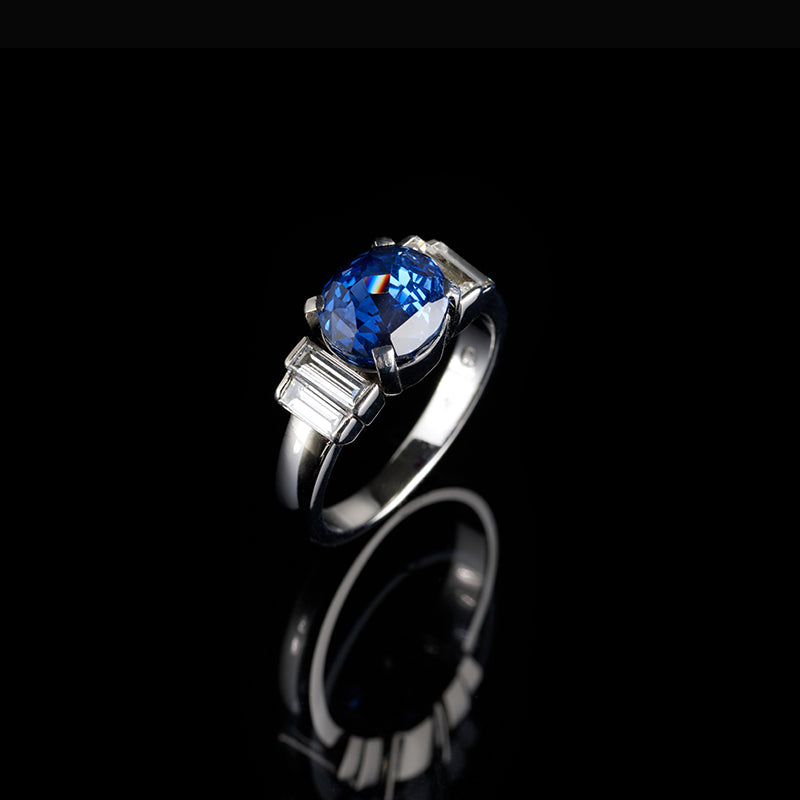 Ring - Blue Sapphire - Diamonds