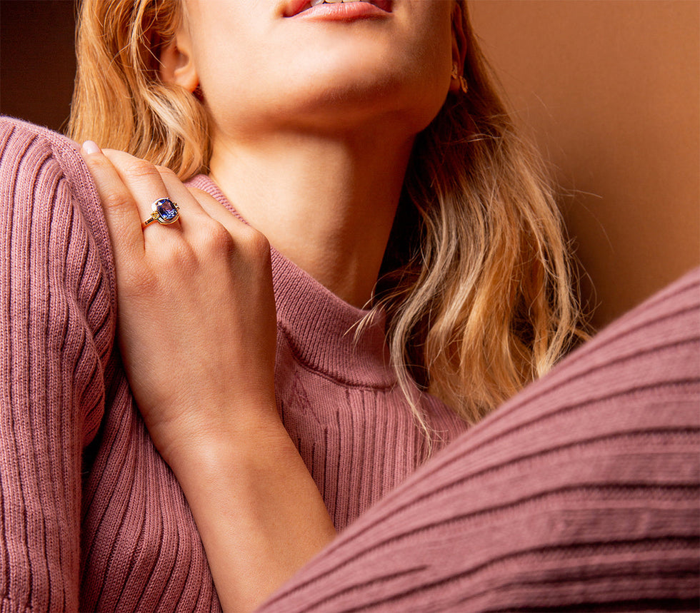 Gemma Bague - Saphir Bleu - Diamants Jaunes