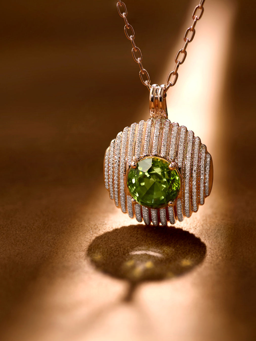 Aura Pendant - Peridot - Diamonds