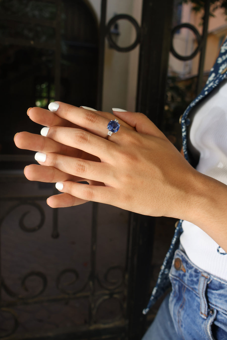 Solitaire - Blue Sapphire - Diamonds