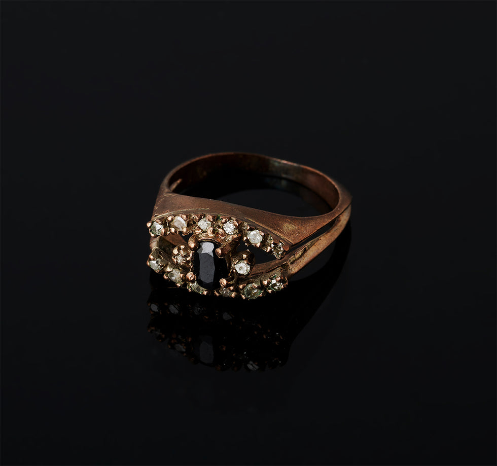Ring - Blue Sapphire - Diamonds