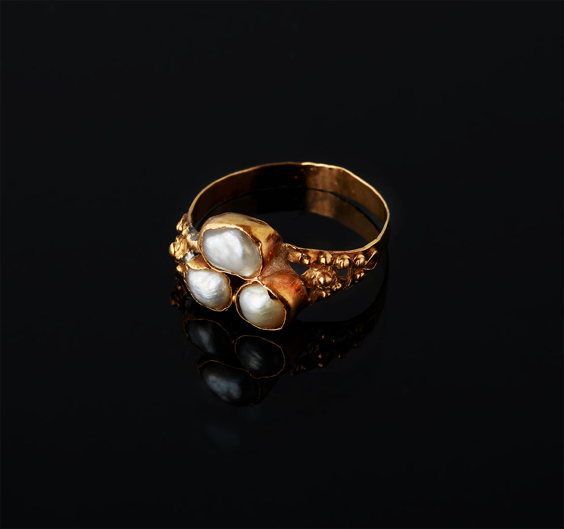 Ring - White Pearls