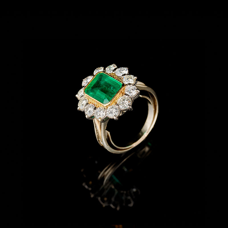 Ring - Emerald - Diamonds