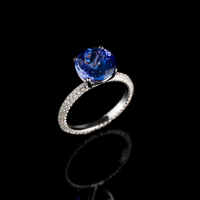 Solitaire - Tanzanite - Diamonds