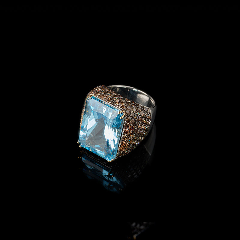 Ring - Blue Topaz - Diamonds
