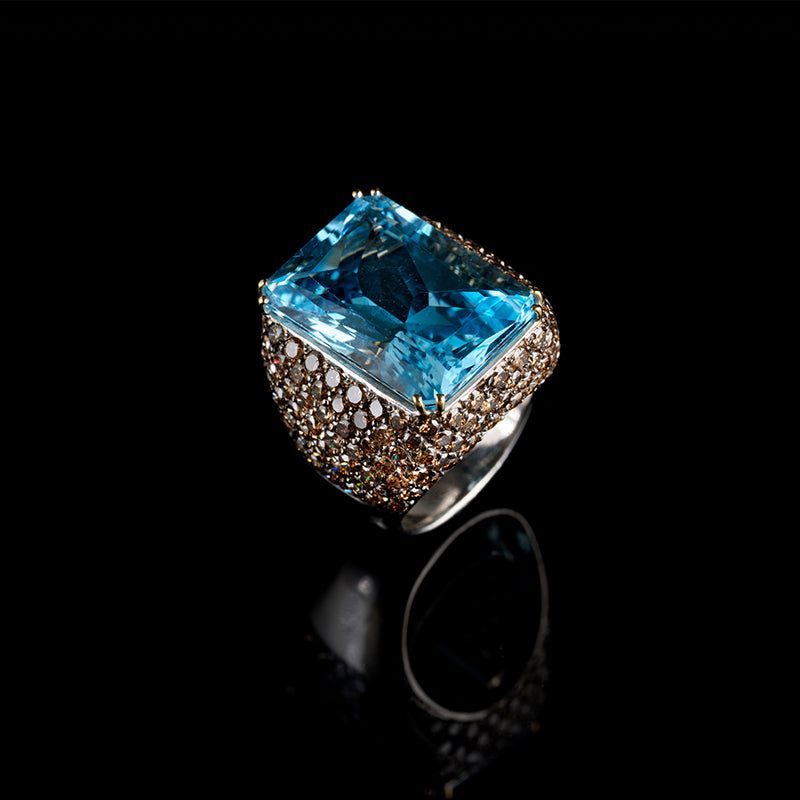 Bague - Topaze Bleue - Diamants